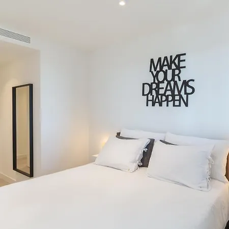 Luxury With 3 Bedrooms Apartament *