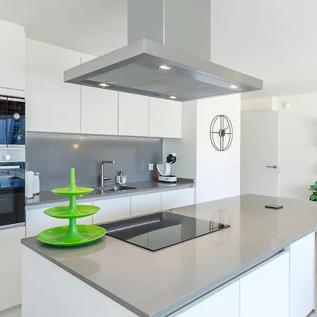 Luxury With 3 Bedrooms Apartament Estepona