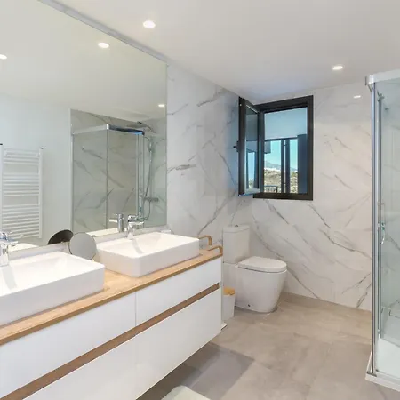 Apartment Luxury With 3 Bedrooms *
